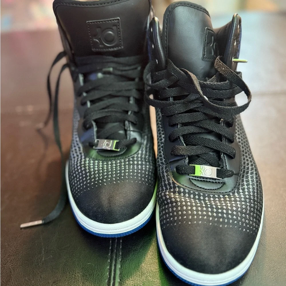 (Clearance) Nike KD VIII NSW Lifestyle sneaker in a royal blue and black Sz8.5 - Picture 4 of 9